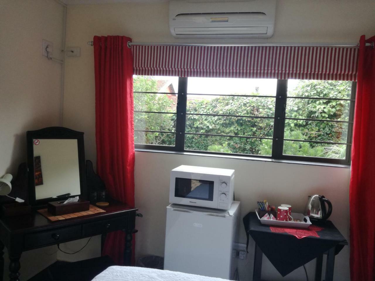 Avalon Guest House Amanzimtoti Kültér fotó