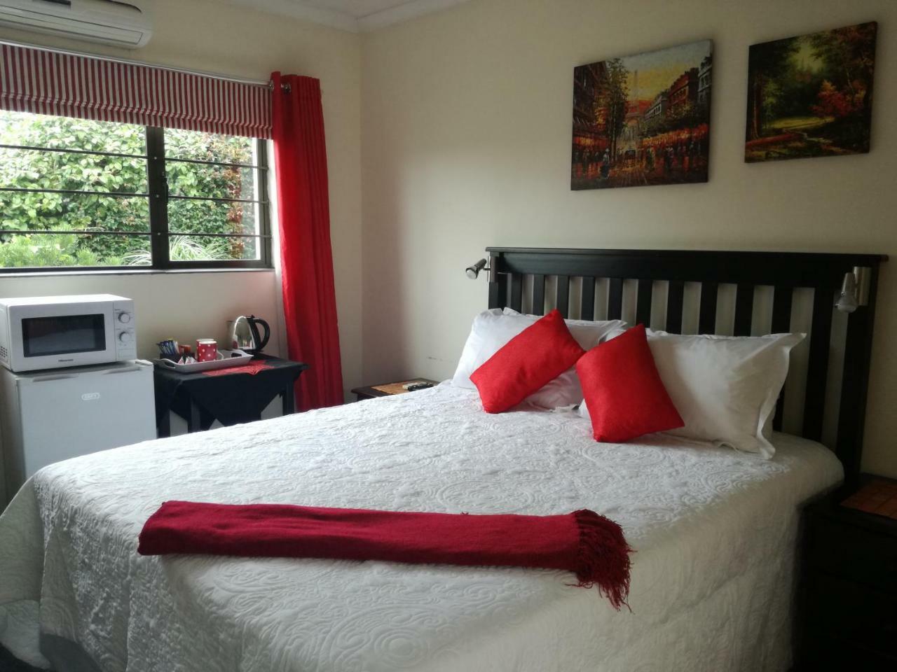 Avalon Guest House Amanzimtoti Kültér fotó