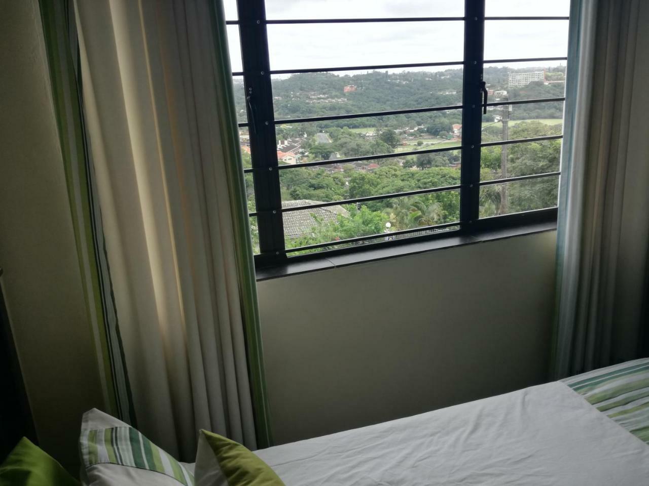Avalon Guest House Amanzimtoti Kültér fotó